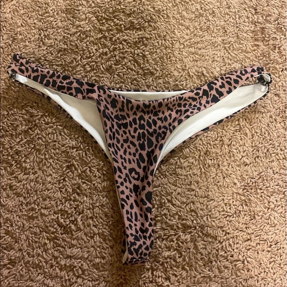 Bikini bottoms